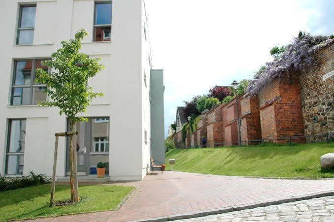 Ferienwohnung An Der Historischen Stadtmauer Росток Экстерьер фото